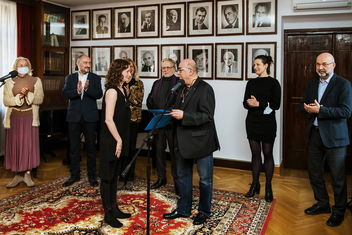 Hanna Kamińska, Miłosz Bembinow, Bogumiła Szaleńczyk, Przemysław Śliwa, Emil Wesołowski, Kaya Kołodziejczyk, Janusz Fogler. Fot. Karpati&Zarewicz