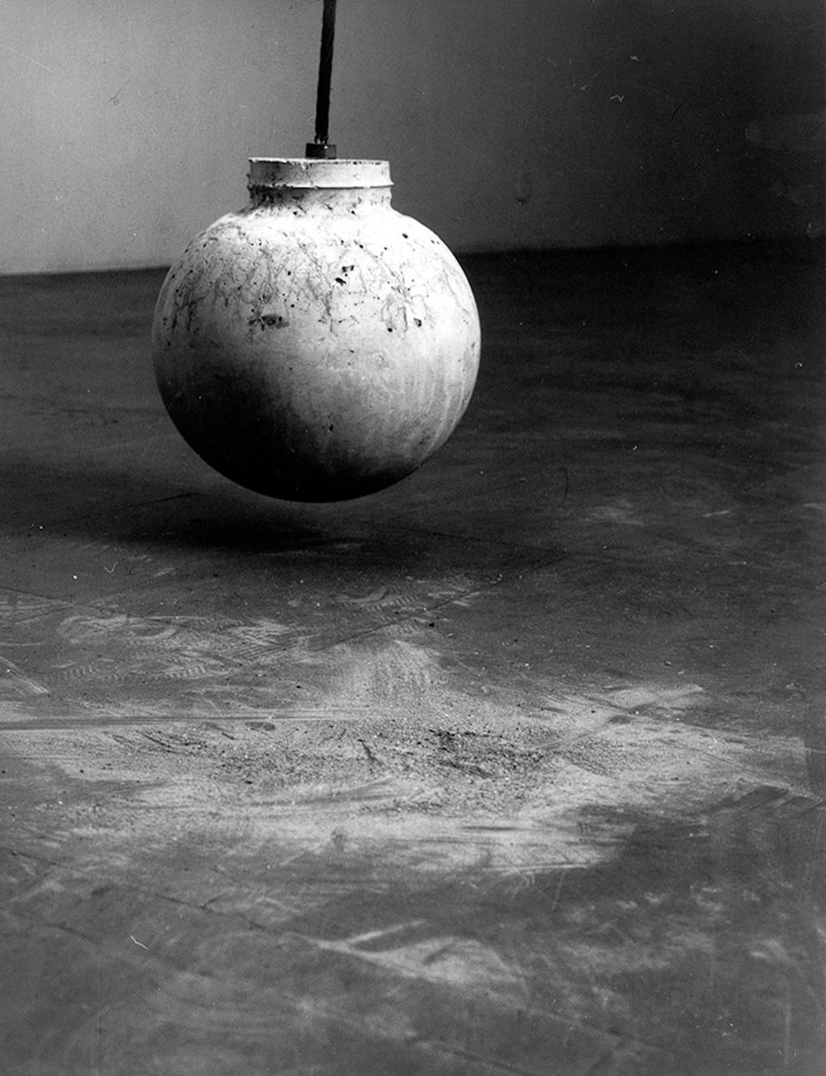 ⦰25 x 27”, 1994, wystawa „Rampa”, Muzeum Sztuki w Łodzi. fot. Jerzy Gładykowski