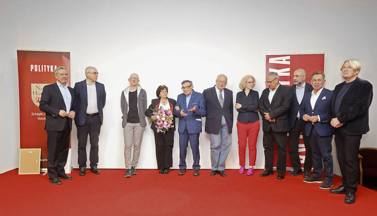 Jerzy Baczyński, prof. Dariusz Stola, Maciej Górny, Catherine Ravet (Lili Fuchsberg), Marian Turski, prof. Jan Kieniewicz, dr hab. Barbara Klich-Kluczewska, prof. Wiesław Władyka, Janusz Fogler, Piotr Wiślicki i Marek Roefler. Fot. Leszek Zych/POLITYKA
