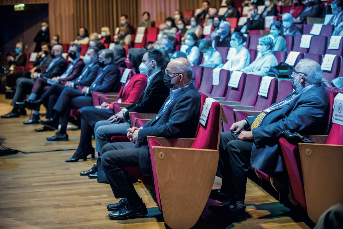 Podczas ceremonii otwarcia obecnych było wiele kluczowych postaci świata kultury.  Na pierwszym planie prezes ZAiKS-u Janusz Fogler 