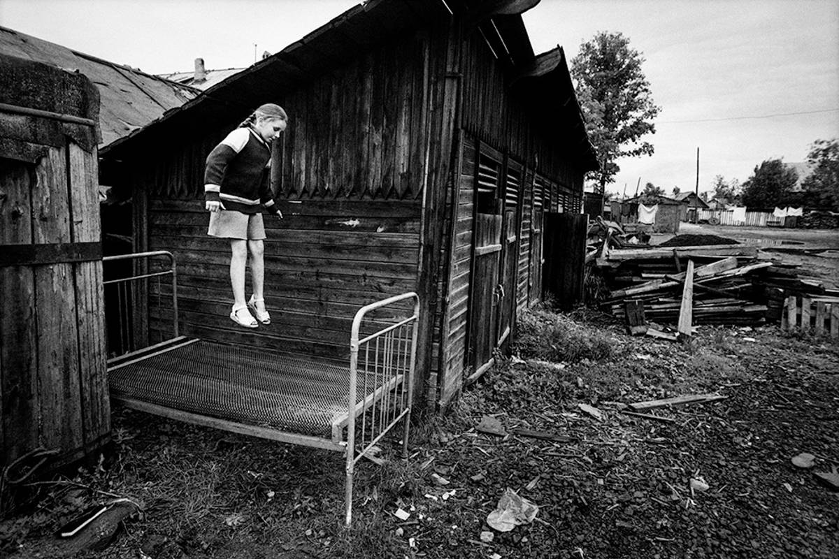Fotografia z książki „KURZ”: Autonomiczny Okręg Żydowski w Rosji 1990