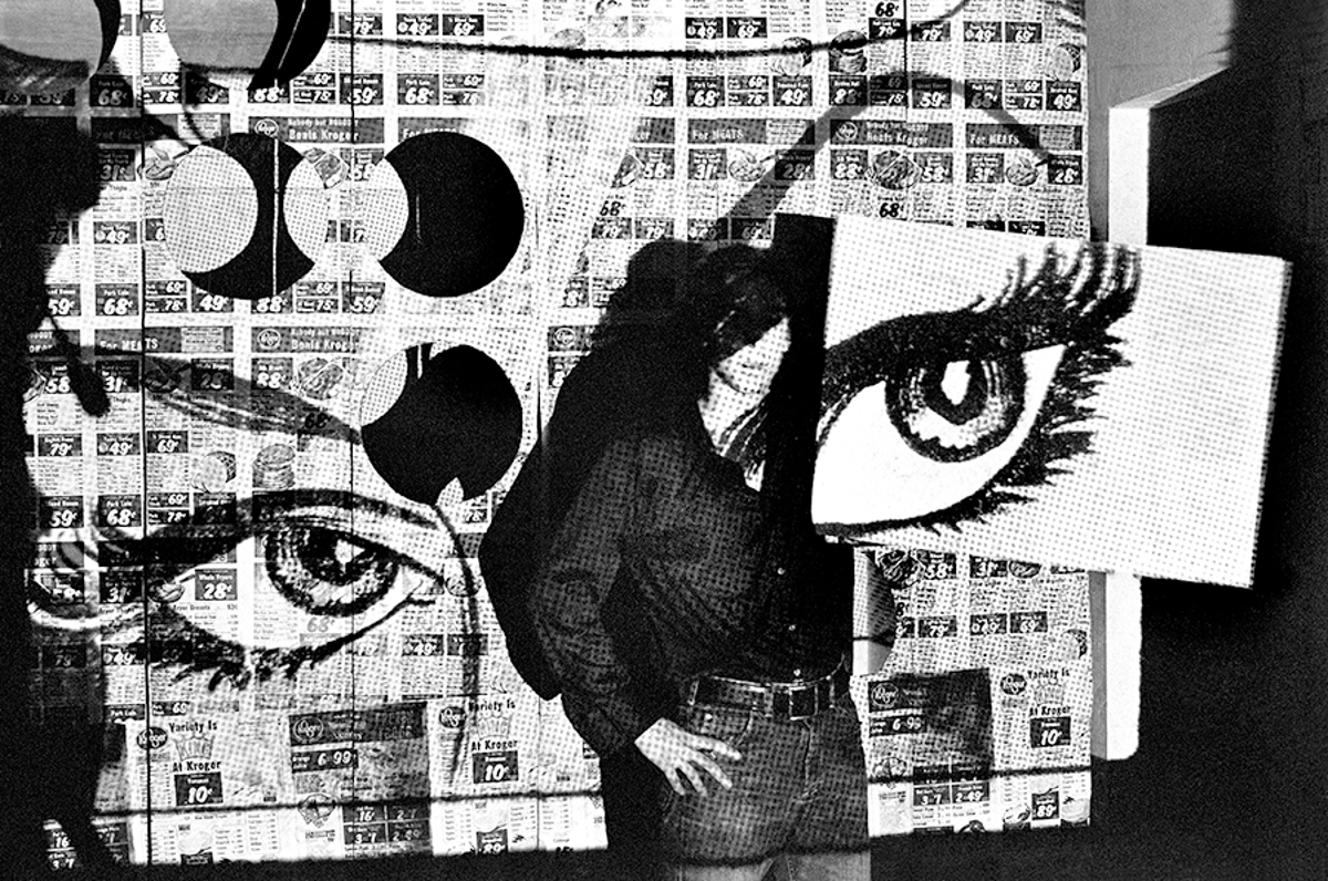 Żywy kolaż, 1970, environment dynamiczne. fot. arch. artysty. Działania studentów Uniwersytetu Stanu Illinois w Urbana wobec projekcji obrazów.