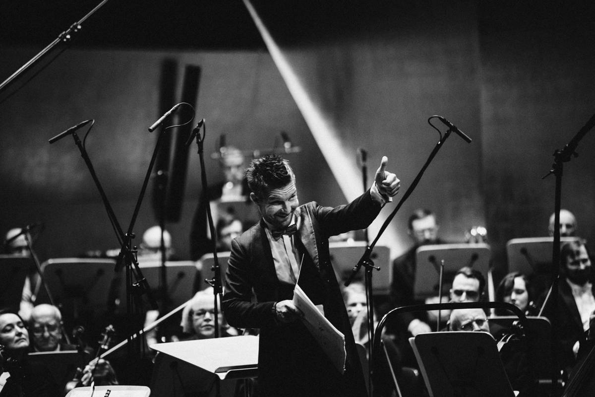 Adam Sztaba i Orkiestra Filharmonii im. M Karłowicza Fot. Kinga Karpati&Daniel Zarewicz PRESTIGE PORTRETS
