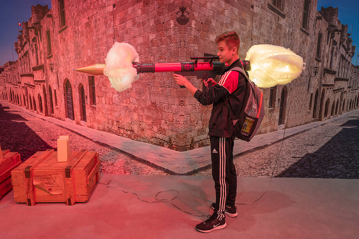 Fotografia z zestawu: „Prekariusze i celebryci”, 2020-2024