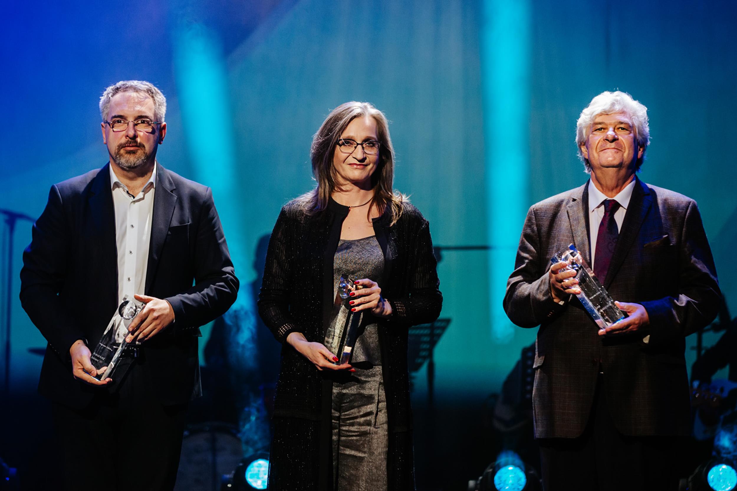 Laureaci Nagród ZAiKS-u. Od lewej: Klaudiusz Baran, Dorota Serwa, Jan Łukaszewski Fot. Karpati & Zarewicz